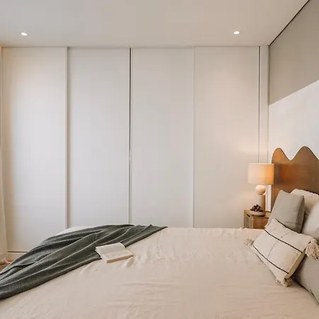 Annunziata - 1 Bedroom And Parking In Alvalade 리스본